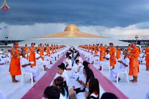ภาพ No.99934:พิธีปลงผมธรรมทายาท โครงการอุปสมบทบูชาธรรมมหาปูชนียาจารย์ พ.ศ. 2566 ณ ลานธรรม มหาวิหารคด 8-9 ศูนย์อบรมวัดพระธรรมกาย วันอาทิตย์ที่ 3 ธันวาคม พ.ศ. 2566
