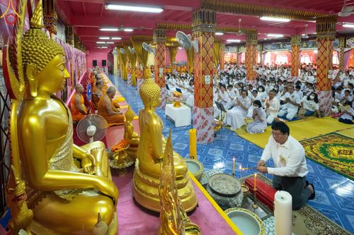 ภาพ No.203516:พิธีทอดผ้าป่าทำนุบำรุงศาสนสถาน ณ วัดตะเคียน ตำบลบางคูเวียง อำเภอบางกรวย จังหวัดนนทบุรี ในโครงการธรรมยาตรา กตัญญูบูชา มหาปูชนียาจารย์ พระมงคลเทพมุนี(สด จนฺทสโร) พระผู้ปราบมาร อนุสรณ์สถาน 7 แห่ง ปีที่ 13 วันที่ 29 มกราคม พ.ศ. 2568