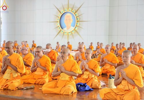 ภาพ No.213488:วันเสาร์ที่ 29 มีนาคม พ.ศ. 2568 พิธีถวายภัตตาหารเมนูสวรรค์ "เพื่อการบรรลุธรรม" ณ หอฉันคุณยายอาจารย์ฯ วัดพระธรรมกาย