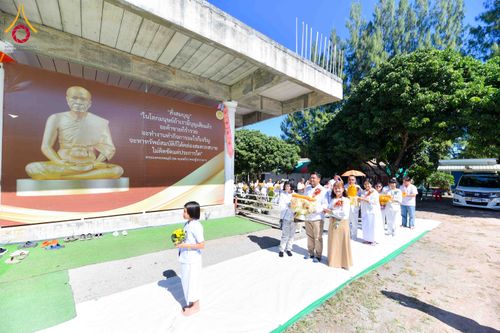 ภาพ No.313019:วันเสาร์ที่ 28 กุมภาพันธ์  พ.ศ. 2569 พิธีทอดผ้าป่าสามัคคีเพื่อสร้างอาคารที่พักสามเณร ณ ศูนย์ปฏิบัติธรรมสวนผึ้ง จ.ราชบุรี