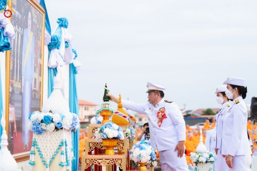 ภาพ No.49603:ประมวลภาพพิธีตักบาตรพระสงฆ์ 1,091 รูป เนื่องในวันแม่แห่งชาติ ณ ตลาดจัมโบ้ ชุดที่ 2