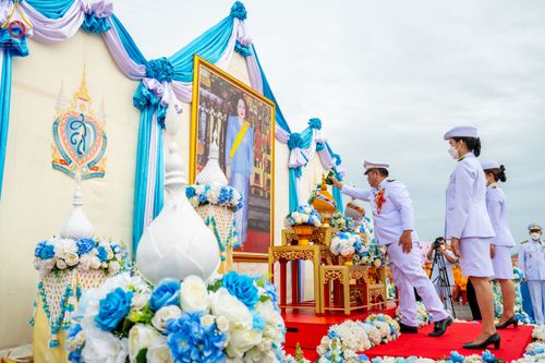 ภาพ No.49609:ประมวลภาพพิธีตักบาตรพระสงฆ์ 1,091 รูป เนื่องในวันแม่แห่งชาติ ณ ตลาดจัมโบ้ ชุดที่ 2