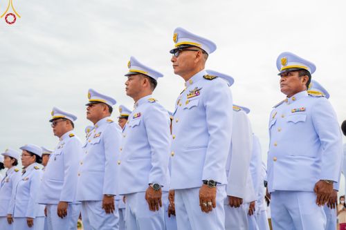 ภาพ No.49611:ประมวลภาพพิธีตักบาตรพระสงฆ์ 1,091 รูป เนื่องในวันแม่แห่งชาติ ณ ตลาดจัมโบ้ ชุดที่ 2