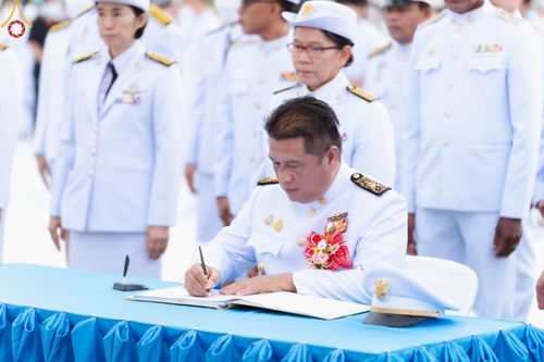 ภาพ No.49618:ประมวลภาพพิธีตักบาตรพระสงฆ์ 1,091 รูป เนื่องในวันแม่แห่งชาติ ณ ตลาดจัมโบ้ ชุดที่ 2