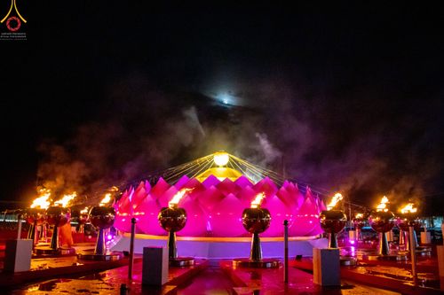 ภาพ No.52668:ประมวลภาพวันคล้ายวันเกิดครบรอบ 138 ปี พระมงคลเทพมุนี (สด จนฺทสโร) พระผู้ปราบมาร ชุดที่ 2