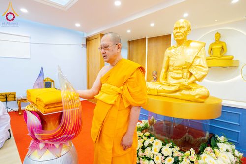 ภาพ No.313270:วันอาทิตย์ที่ 8 มีนาคม พ.ศ. 2569 พิธีสมโภชรูปเหมือนพระมงคลเทพมุนี (สด จนฺทสโร) และพิธีทอดผ้าป่าสามัคคีเพื่อสร้างวิหารพระมงคลเทพมุนี ณ วัดพุทธเคปทาวน์ ประเทศแอฟริกาใต้