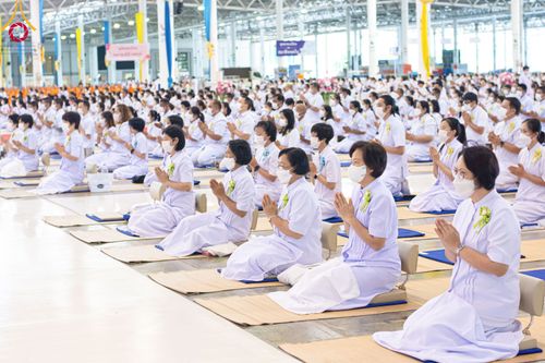 ภาพ No.87921:พิธีรำลึกนักสร้างบารมี ในวันมหารำลึกครั้งที่ 33 วันเสาร์ที่ 16 กันยายน พ.ศ. 2566 ณ หน้ารัตนบัลลังก์ สภาธรรมกายสากล วัดพระธรรมกาย