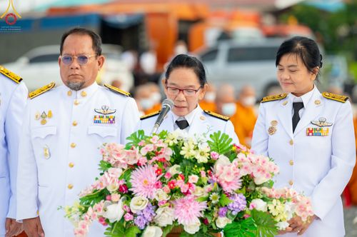 ภาพ No.49616:ประมวลภาพพิธีตักบาตรพระสงฆ์ 1,091 รูป เนื่องในวันแม่แห่งชาติ ณ ตลาดจัมโบ้ ชุดที่ 2