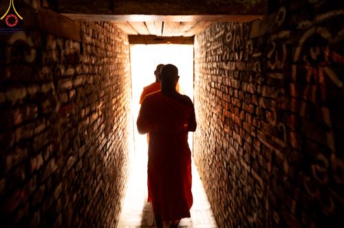 ภาพ No.317244:วันอังคารที่ 31 มีนาคม พ.ศ.2569 จาริกบิณฑบาตแห่งศรัทธา จากวัดอเชศวรสู่สี่แยกปาตันและวัดศรี ประเทศเนปาล