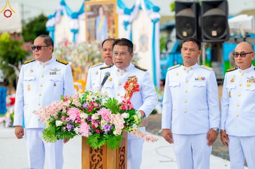 ภาพ No.49619:ประมวลภาพพิธีตักบาตรพระสงฆ์ 1,091 รูป เนื่องในวันแม่แห่งชาติ ณ ตลาดจัมโบ้ ชุดที่ 2