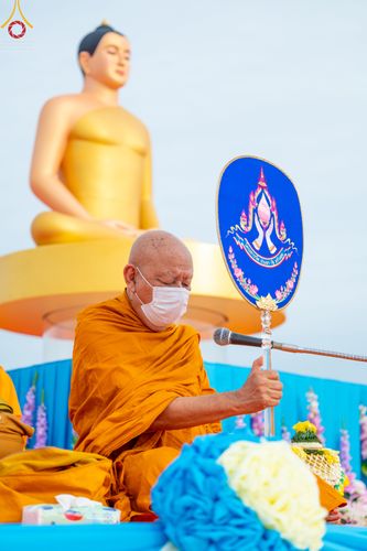 ภาพ No.49623:ประมวลภาพพิธีตักบาตรพระสงฆ์ 1,091 รูป เนื่องในวันแม่แห่งชาติ ณ ตลาดจัมโบ้ ชุดที่ 2