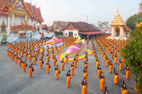 ภาพ No.297373:วันที่ 15 มกราคม พ.ศ.2569 พระธรรมยาตราปฏิบัติธรรมและถ่ายภาพหมู่ประวัติศาสตร์ อนุสรณ์สถานลำดับที่ 4 สถานที่เกิดด้วยกายธรรม  ณ วัดโบสถ์บน ต.บางคูเวียง จ.นนทบุรี ในโครงการธรรมยาตรา กตัญญูบูชา มหาปูชนียาจารย์ พระมงคลเทพมุนี(สด จนฺทสโร) พระผู้ปราบมาร อนุสรณ์ส