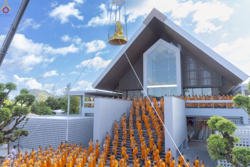 ภาพ No.248892:วันที่ 20 กันยายน พ.ศ. 2568 พิธีอัญเชิญรูปหล่อหลวงปู่วัดปากน้ำ ภาษีเจริญ จากวัดมงคลนิมิตร พระอารามหลวง เพื่อประดิษฐาน ณ วิหารพระมงคลเทพมุนี (สด จนฺทสโร)  ศูนย์ปฏิบัติธรรมภูเก็ต จ.ภูเก็ต