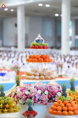 ภาพ No.139238:พิธีตักบาตร , พิธีบูชาข้าวพระ ณ ห้องแก้วสารพัด 1 สภาธรรมกายสากล วัดพระธรรมกาย วันอาทิตย์ต้นเดือนที่ 2 มิถุนายน พ.ศ. 2567