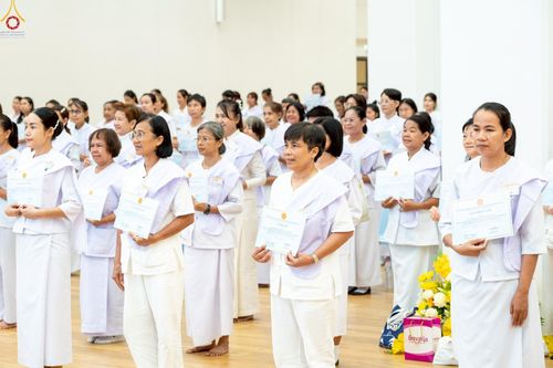 ภาพ No.242895:วันที่ 29-31 สิงหาคม พ.ศ. 2568 องค์กรภาคีเครือข่าย “บวร” (บ้าน-วัด-โรงเรียน-ราชการ) อ.คลองหลวง จัดบวชอุบาสิกาแก้ว ถวายพระราชกุศลแด่สมเด็จพระพันปีหลวง - กตัญญูบูชาแด่ผู้มีพระคุณ