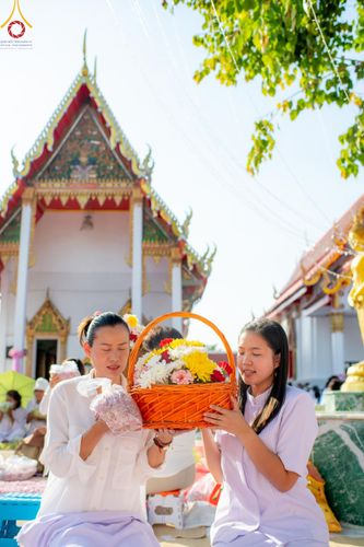 ภาพ No.110561:พิธีต้อนรับพระธรรมยาตรา ในโครงการธรรมยาตรากตัญญูบูชา มหาปูชนียาจารย์ พระมงคลเทพมุนี(สด จนฺทสโร) พระผู้ปราบมาร อนุสรณ์สถาน 7 แห่ง ปีที่ 12 วันที่ 11 มกราคม พ.ศ. 2567 ณ อนุสรณ์สถานลำดับที่ 3 สถานที่เกิดใหม่ในเพศสมณะ วัดสองพี่น้อง จ.สุพรรณบุรี