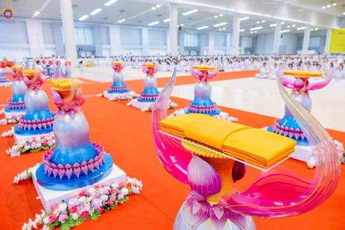 ภาพ No.244100:วันอาทิตย์ที่ 7 กันยายน พ.ศ. 2568 พิธีทอดผ้าป่าสมทบกฐินวัดพระธรรมกาย และสมทบกฐิน 30,000 วัดทั่วไทย ครั้งที่ 2 ณ ห้องแก้วสารพัดนึก 1 วัดพระธรรมกาย