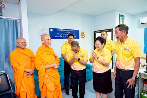 ภาพ No.242059:วันอาทิตย์ที่ 31 สิงหาคม พ.ศ. 2568 พิธีทำบุญแด่คณะสงฆ์ 122 รูป ฉลอง 121 ปี อำเภอคลองหลวง จ.ปทุมธานี เพื่อนำส่งช่วยเหลือคณะสงฆ์ 323 วัด 4 จังหวัดชายแดนภาคใต้ และช่วยเหลือประชาชนจากเหตุปะทะ แนวชายแดนไทย-กัมพูชา ณ บริเวณหน้าที่ว่าการอำเภอคลองหลวง 