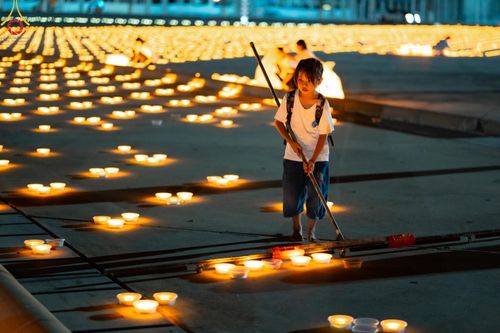 ภาพ No.138201:V.42 ก่อน กลาง เก็บ บุญวันวิสาขบูชา การเตรียมงาน การปฏิบัติงาน และการเก็บงาน ของเจ้าหน้าที่หน่วยงานต่างๆ วันวิสาขบูชา พุธที่ 22 พฤษภาคม พ.ศ. 2567