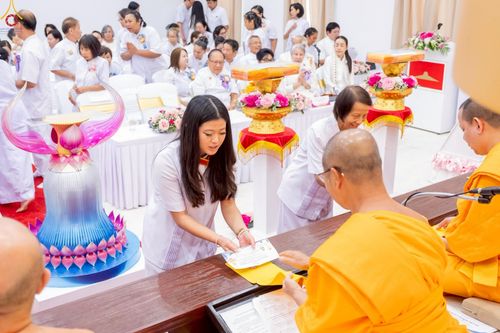 ภาพ No.234773:วันอาทิตย์ที่ 20 กรกฎาคม  พ.ศ.2568 พิธีทอดผ้าป่าภาคพื้นอเมริกา พิธีเจริญพระพุทธมนต์ ฉลองอาคารแก้วธรรมชัยรัตนอนันต์ วัดพระธรรมกายเทนเนสซี ประเทศสหรัฐอเมริกา