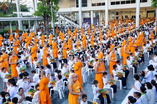 ภาพ No.78514:พิธีตัดปอยผม โครงการหน่อแก้วเปรียญธรรมรุ่นที่ 11  วันที่ 26 มีนาคม พ.ศ.2566  ณ หมู่กุฏิสามเณร อาคารค่ายจองแชมป์ วัดพระธรรมกาย