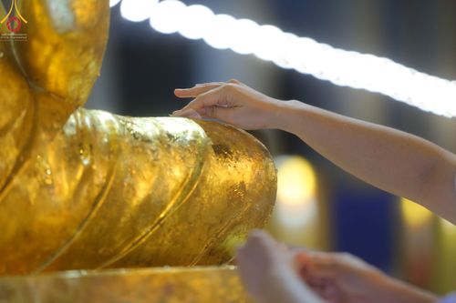 ภาพ No.52677:ประมวลภาพวันคล้ายวันเกิดครบรอบ 138 ปี พระมงคลเทพมุนี (สด จนฺทสโร) พระผู้ปราบมาร ชุดที่ 2