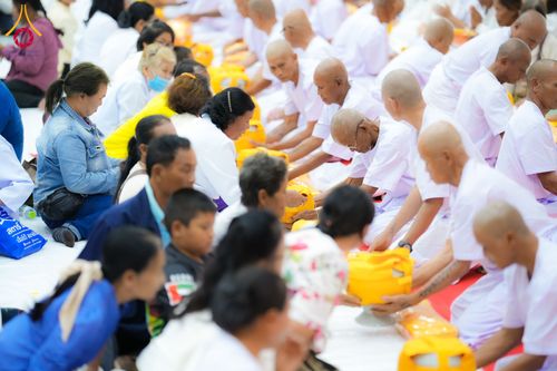 ภาพ No.281206:วันที่ 4 ธันวาคม พ.ศ. 2568 พิธีบรรพชาสามเณร ในโครงการบวชบูชาธรรมมหาปูชนียาจารย์  ณ วัดกลางพระอารามหลวง จังหวัดบุรีรัมย์