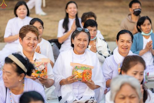 ภาพ No.302407:วันที่ 24 มกราคม พ.ศ. 2569 พิธีตักบาตรพระธรรมยาตรา ณ อนุสรณ์สถานลำดับที่ 5 สถานที่เผยแผ่วิชชาธรรมกายครั้งแรก อนุสรณ์สถานบางปลา วัดบางปลา อำเภอบางเลน จังหวัดนครปฐม ในโครงการธรรมยาตรา กตัญญูบูชา มหาปูชนียาจารย์ พระมงคลเทพมุนี(สด จนฺทสโร) พระผู้ปราบมาร อนุส