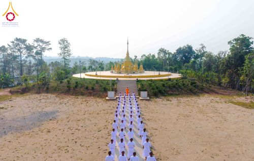 ภาพ No.317635:วันพฤหัสบดีที่ ๒ เมษายน พ.ศ.๒๕๖๙ พิธีบรรพชาสามเณรภาคฤดูร้อน น้อมบูชาธรรมอายุวัฒนมงคล ๘๒ ปี หลวงพ่อธัมมชโย และ ถวายเป็นพระราชกุศลแด่ สมเด็จพระกนิษฐาธิราชเจ้ากรมสมเด็จพระเทพรัตน์ราชสุดาฯ สยามบรมราชกุมารี รุ่นที่ ๑๓ ณ วัดทุ่งเจริญธรรม อำเภออมก๋อย จังหวัดเชี