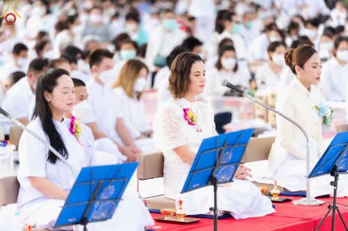 ภาพ No.49626:ประมวลภาพพิธีตักบาตรพระสงฆ์ 1,091 รูป เนื่องในวันแม่แห่งชาติ ณ ตลาดจัมโบ้ ชุดที่ 2