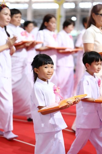 ภาพ No.318504:วันอาทิตย์ต้นเดือนที่ 5 เมษายน พ.ศ.2569 พิธีทอดผ้าป่าสมทบมหาสังฆทาน 40,000 กว่าวัดทั่วประเทศ ณ สภาธรรมกายสากล วัดพระธรรมกาย