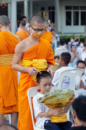 ภาพ No.78519:พิธีตัดปอยผม โครงการหน่อแก้วเปรียญธรรมรุ่นที่ 11  วันที่ 26 มีนาคม พ.ศ.2566  ณ หมู่กุฏิสามเณร อาคารค่ายจองแชมป์ วัดพระธรรมกาย