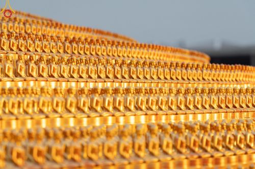 ภาพ No.137406:พิธีจุดวิสาขประทีป พิธีเวียนประทักษิณ ในวันวิสาขบูชา พุธที่ 22 พฤษภาคม พ.ศ. 2567 