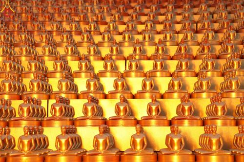 ภาพ No.137407:พิธีจุดวิสาขประทีป พิธีเวียนประทักษิณ ในวันวิสาขบูชา พุธที่ 22 พฤษภาคม พ.ศ. 2567 