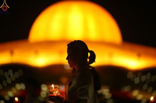 ภาพ No.137535:พิธีจุดวิสาขประทีป พิธีเวียนประทักษิณ ในวันวิสาขบูชา พุธที่ 22 พฤษภาคม พ.ศ. 2567 