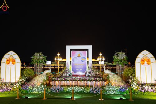 ภาพ No.137594:พิธีจุดวิสาขประทีป พิธีเวียนประทักษิณ ในวันวิสาขบูชา พุธที่ 22 พฤษภาคม พ.ศ. 2567 