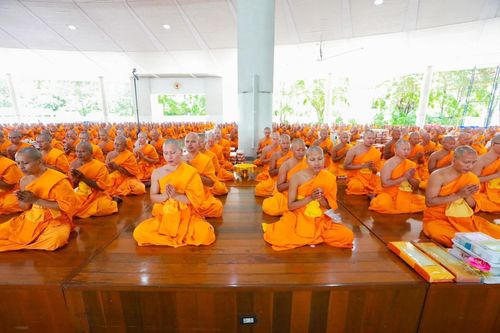 ภาพ No.143335:พิธีถวายภัตตาหารเพื่อเป็นกำลังแห่งการเข้าถึงธรรม ของพระภิกษุสามเณร วัดพระธรรมกาย วันเสาร์ที่ 6 กรกฏาคม พ.ศ. 2567 ณ หอฉันคุณยายอาจารย์ วัดพระธรรมกาย จ.ปทุมธานี