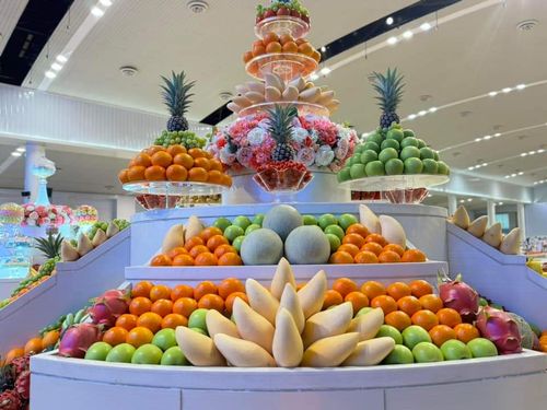 ภาพ No.143552:พิธีตักบาตร ข้าวสารอาหารแห้ง ณ บ้านแก้วเรือนทองคุณยายฯ และ พิธีบูชาข้าวพระ  ณ สภาธรรมกายสากล วัดพระธรรมกาย วันอาทิตย์ที่ 7 กรกฎาคม พ.ศ. 2567