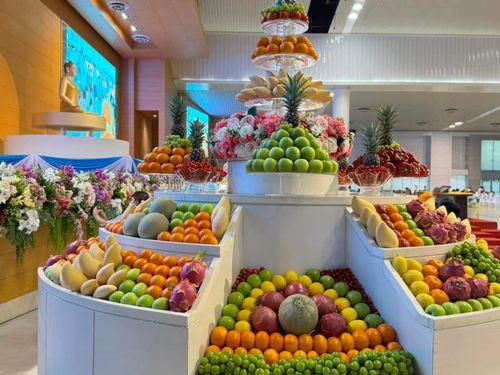 ภาพ No.143570:พิธีตักบาตร ข้าวสารอาหารแห้ง ณ บ้านแก้วเรือนทองคุณยายฯ และ พิธีบูชาข้าวพระ  ณ สภาธรรมกายสากล วัดพระธรรมกาย วันอาทิตย์ที่ 7 กรกฎาคม พ.ศ. 2567