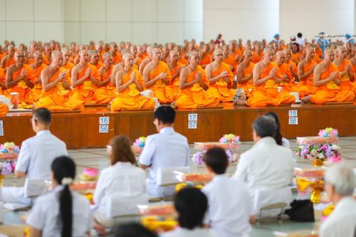 ภาพ No.143574:พิธีถวายภัตตาหารเพื่อเป็นกำลังแห่งการเข้าถึงธรรม ของพระภิกษุสามเณร วัดพระธรรมกาย วันเสาร์ที่ 6 กรกฏาคม พ.ศ. 2567 ณ หอฉันคุณยายอาจารย์ วัดพระธรรมกาย จ.ปทุมธานี