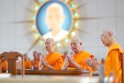 ภาพ No.143588:พิธีถวายภัตตาหารเพื่อเป็นกำลังแห่งการเข้าถึงธรรม ของพระภิกษุสามเณร วัดพระธรรมกาย วันเสาร์ที่ 6 กรกฏาคม พ.ศ. 2567 ณ หอฉันคุณยายอาจารย์ วัดพระธรรมกาย จ.ปทุมธานี