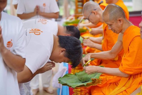 พิธีตัดปอยผมและปลงผมนาคธรรมทายาท วันอาทิตย์ที่ 7 กรกฎาคม พ.ศ. 2567 โครงการอุปสมบทหมู่พระธรรมทายาท นานาชาติ