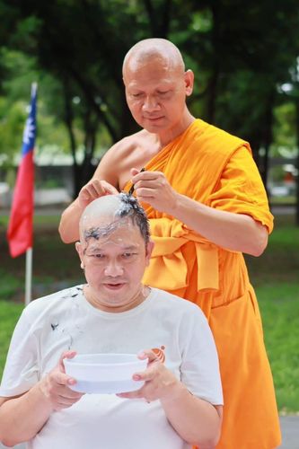 ภาพ No.143615:พิธีตัดปอยผมและปลงผมนาคธรรมทายาท วันอาทิตย์ที่ 7 กรกฎาคม พ.ศ. 2567 โครงการอุปสมบทหมู่พระธรรมทายาท นานาชาติ