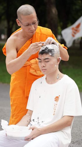 ภาพ No.143616:พิธีตัดปอยผมและปลงผมนาคธรรมทายาท วันอาทิตย์ที่ 7 กรกฎาคม พ.ศ. 2567 โครงการอุปสมบทหมู่พระธรรมทายาท นานาชาติ
