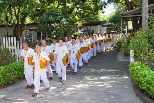 ภาพ No.143625:พิธีตัดปอยผมและปลงผมนาคธรรมทายาท วันอาทิตย์ที่ 7 กรกฎาคม พ.ศ. 2567 โครงการอุปสมบทหมู่พระธรรมทายาท นานาชาติ