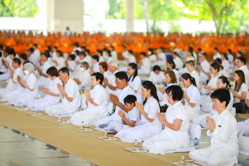 ภาพ No.147657:ภาพบรรยากาศ พิธีถวายภัตตาหารเมนูสวรรค์ ในพรรษาแห่งการเข้าถึงธรรม วันเสาร์ที่ 10 สิงหาคม 2567 ณ หอฉันคุณยายอาจารย์ฯ วัดพระธรรมกาย ถ่ายโดย อาสาสมัคร