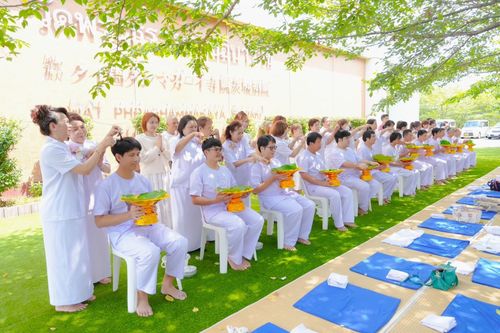 ภาพ No.147686:ภาพบรรยากาศ โครงการปฐมอุปสมบทฉลองอุโบสถ บูชาธรรมเนื่องในวาระ อายุวัฒนมงคล 80 ปีหลวงพ่อธัมมชโย ณ ศูนย์อบรมวัดพระธรรมกายอิบาราขิ พิธีตัดปอยผม ขอขมา รับบาตรผ้าไตร วันที่ 8 สิงหาคม พ.ศ. 2567