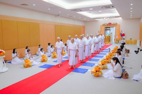 ภาพ No.147693:ภาพบรรยากาศ โครงการปฐมอุปสมบทฉลองอุโบสถ บูชาธรรมเนื่องในวาระ อายุวัฒนมงคล 80 ปีหลวงพ่อธัมมชโย ณ ศูนย์อบรมวัดพระธรรมกายอิบาราขิ พิธีตัดปอยผม ขอขมา รับบาตรผ้าไตร วันที่ 8 สิงหาคม พ.ศ. 2567