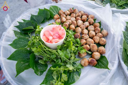 ภาพ No.292295:วันที่ 11 มกราคม พ.ศ. 2569 พิธีถวายภัตตาหารเป็นสังฆทาน แด่พระธรรมยาตรา ในโครงการธรรมยาตรา กตัญญูบูชา มหาปูชนียาจารย์ พระมงคลเทพมุนี(สด จนฺทสโร) พระผู้ปราบมาร อนุสรณ์สถาน 7 แห่ง ปีที่ 14 ณ  อนุสรณ์สถานลำดับที่ 2  สถานที่ตั้งมโนปณิธานบวชตลอดชีวิต อนุสรณ์สถ