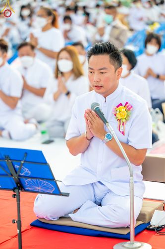 ภาพ No.49631:ประมวลภาพพิธีตักบาตรพระสงฆ์ 1,091 รูป เนื่องในวันแม่แห่งชาติ ณ ตลาดจัมโบ้ ชุดที่ 2